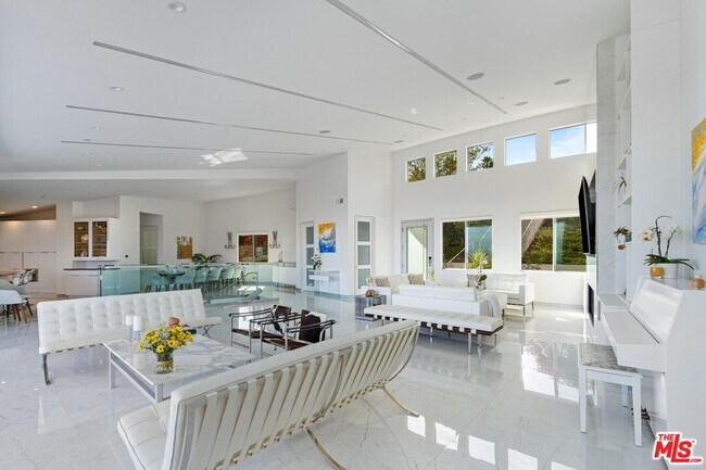 Building Photo - 28405 Via Acero