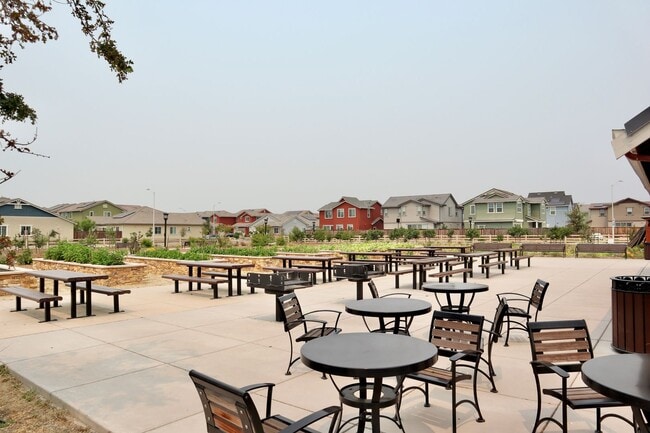 Building Photo - Stunning 3,400 Square Foot Home For Rent! ...