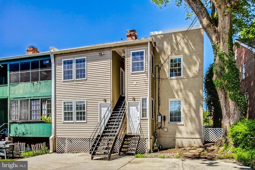Building Photo - 3912 Yuma St NW