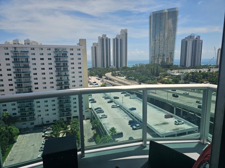 Oceanview - 19390 Collins Ave
