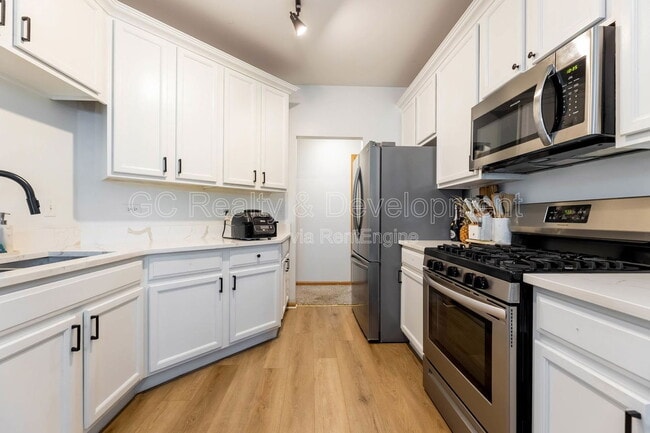 Building Photo - 1636 Fredericksburg Ln