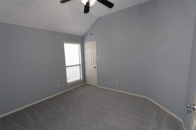 Building Photo - 11031 Anilu Dr