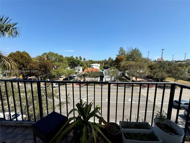 Building Photo - 1236 Alton Rd