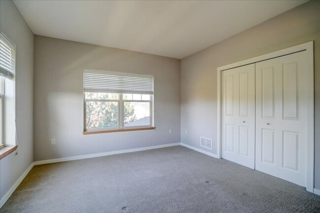 Building Photo - 5196 Sassafras Dr