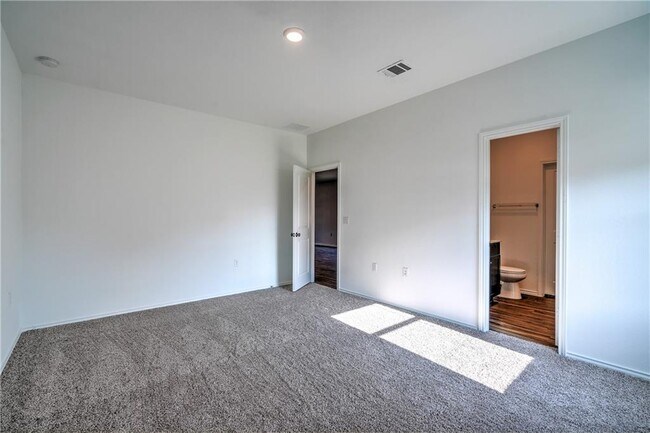 Building Photo - 14305 Sandrock Bnd