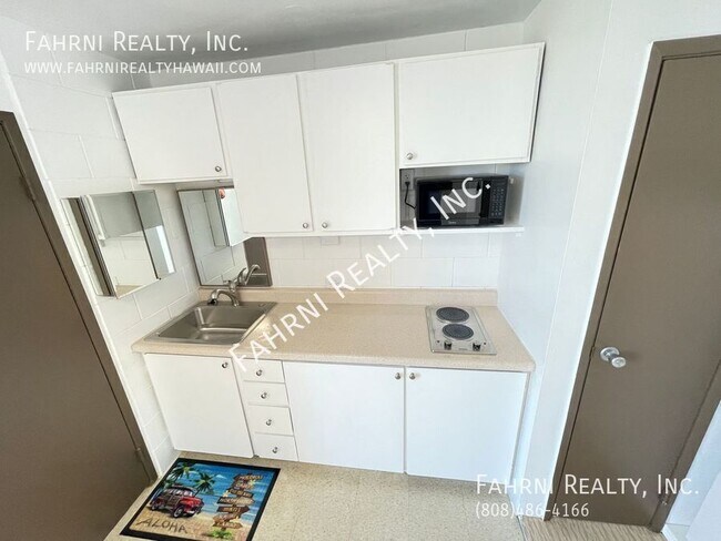 Building Photo - 2509 Ala Wai Blvd