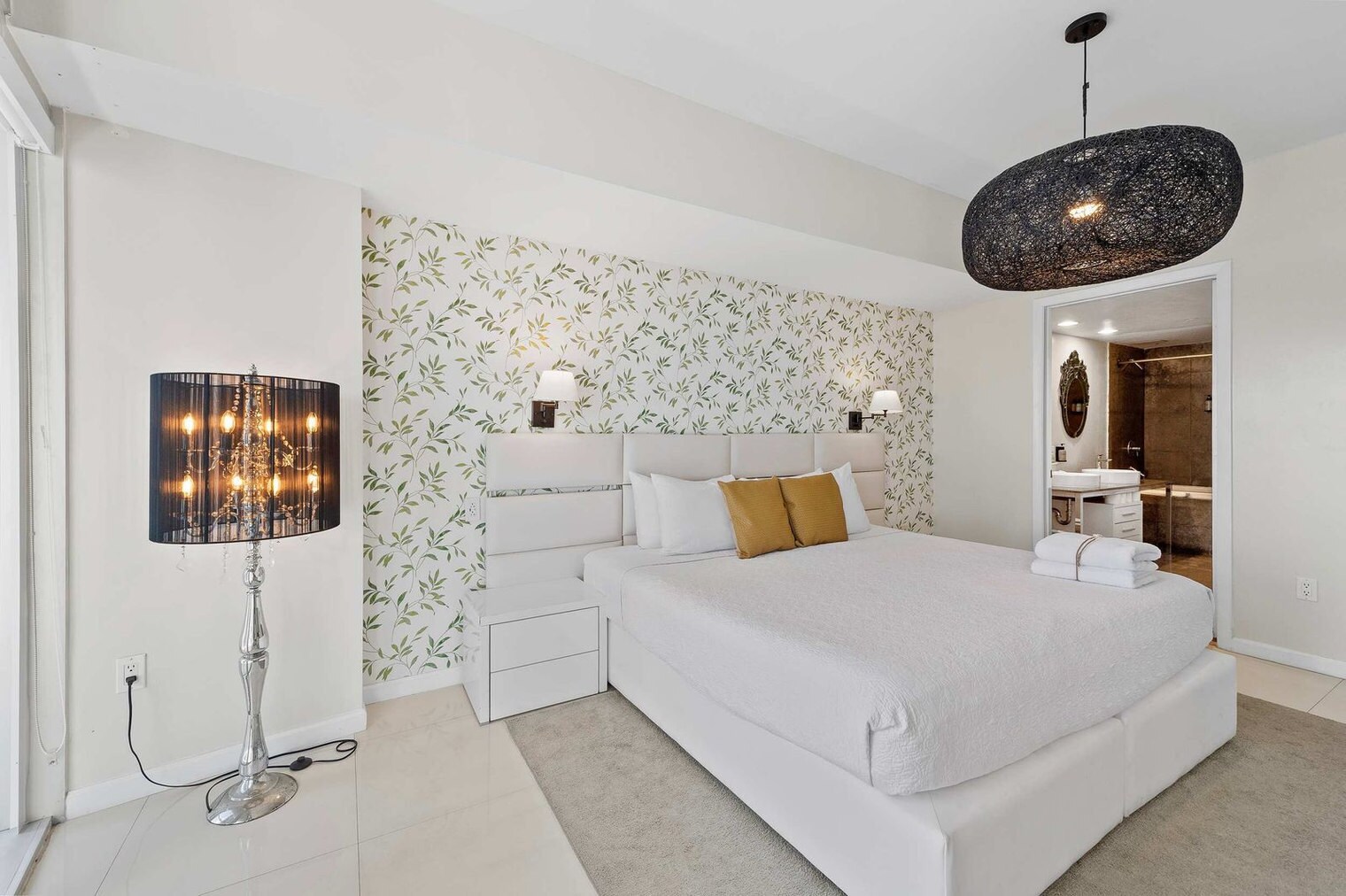 Building Photo - 485 Brickell Ave