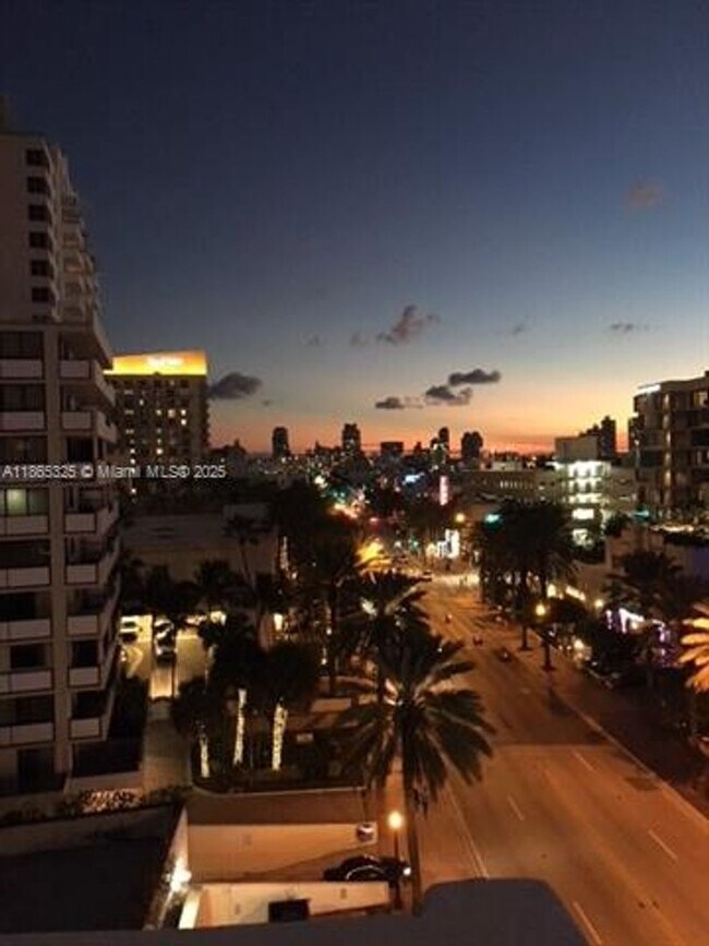 Building Photo - 100 Lincoln Rd