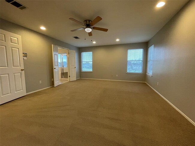 Building Photo - 14828 Single Trce