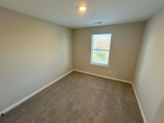 Building Photo - 671 Pearce St