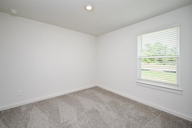 Building Photo - 1602 Mazzini Dr