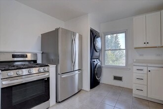 Building Photo - 2 Bedroom1 Bathroom home in Wheat Ridge