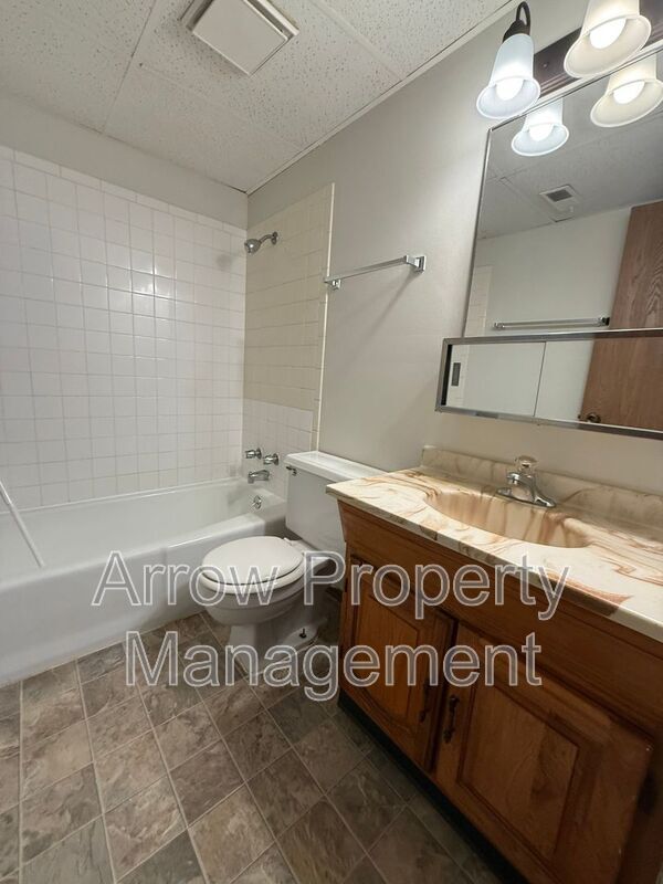Building Photo - 1421 D St