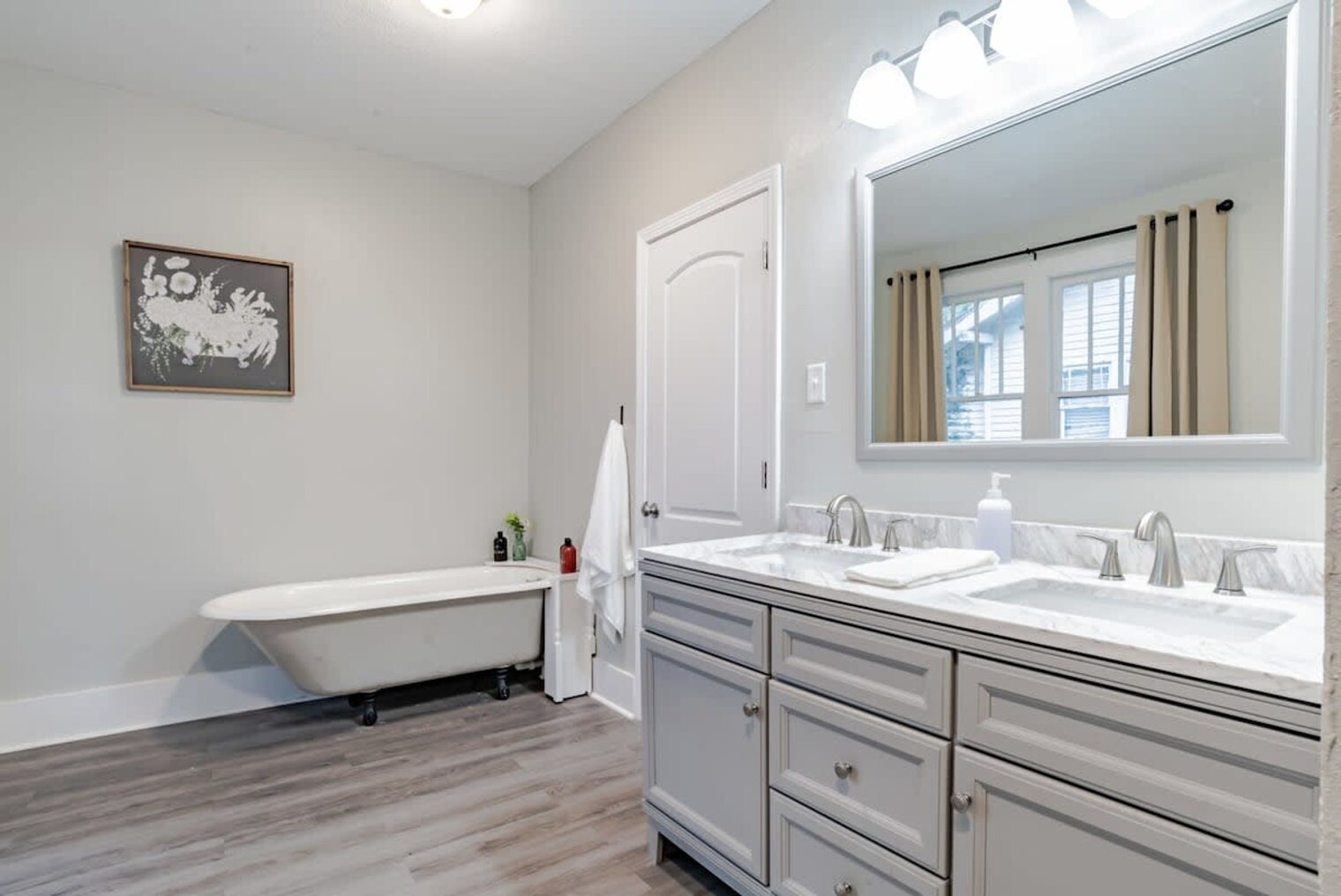 Building Photo - 402 Michigan Ave