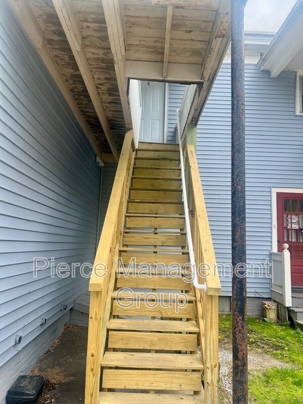 Primary Photo - 120 Wakefield St