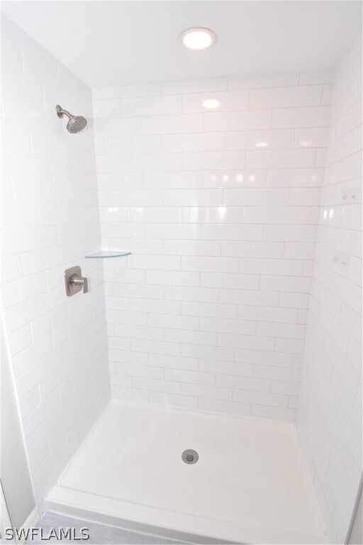 Building Photo - 3718 Donahue Ave