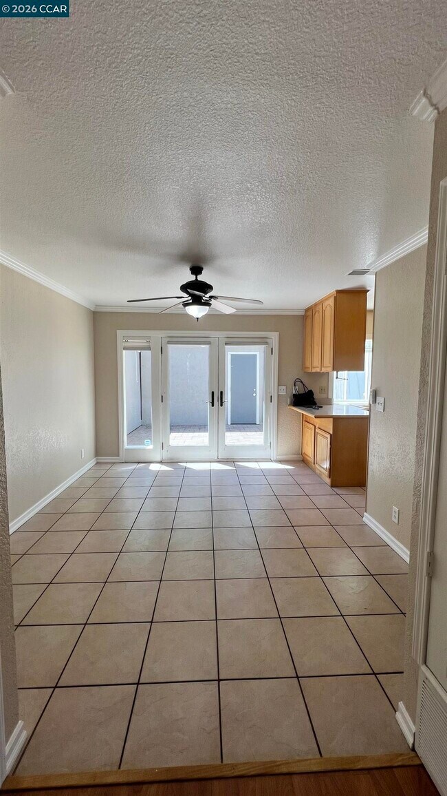 Building Photo - 2828 Royal Ann Ln