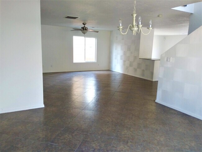 Building Photo - 3BR, 2.5BA, 2CG