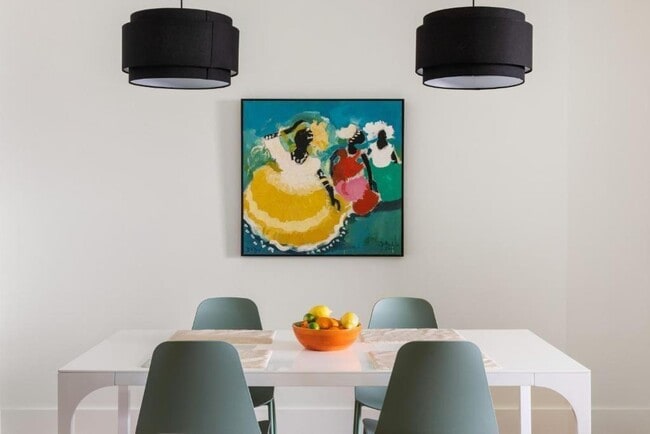 Building Photo - 955 Wylie St SE