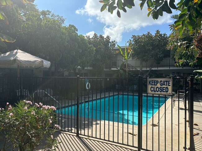 Interior Photo - 6930 Fulton Ave