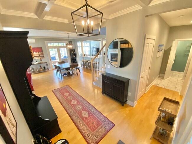 Building Photo - 3 Bedroom Home South Burlington Available ...