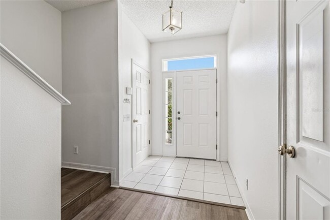 Building Photo - 571 Shoreham Ct NE