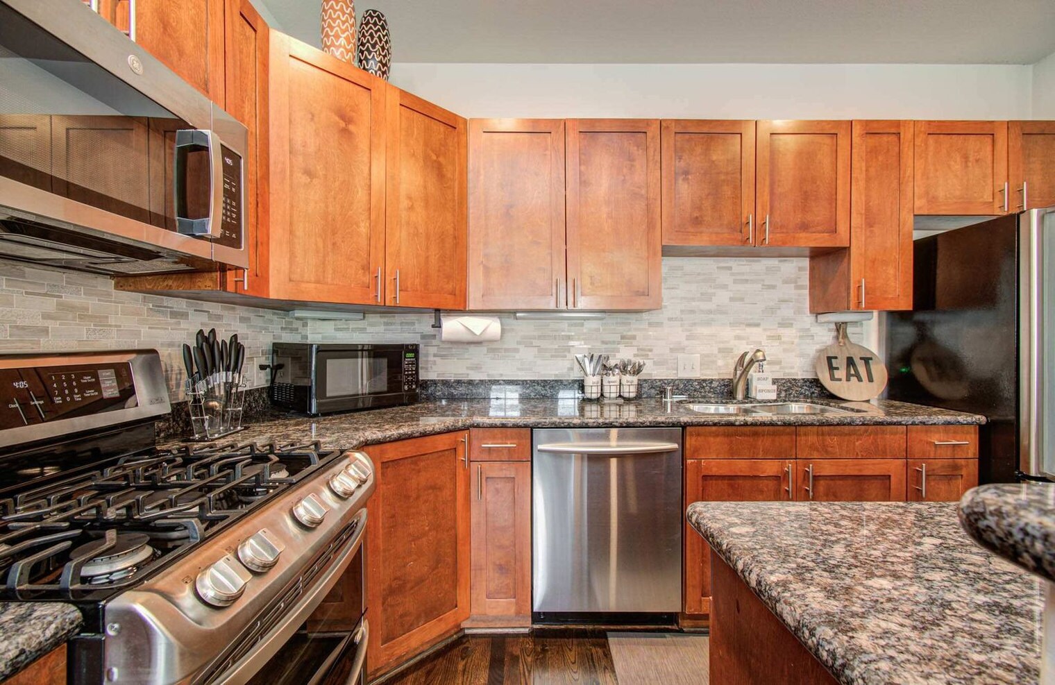 Building Photo - 2216 Chenevert St