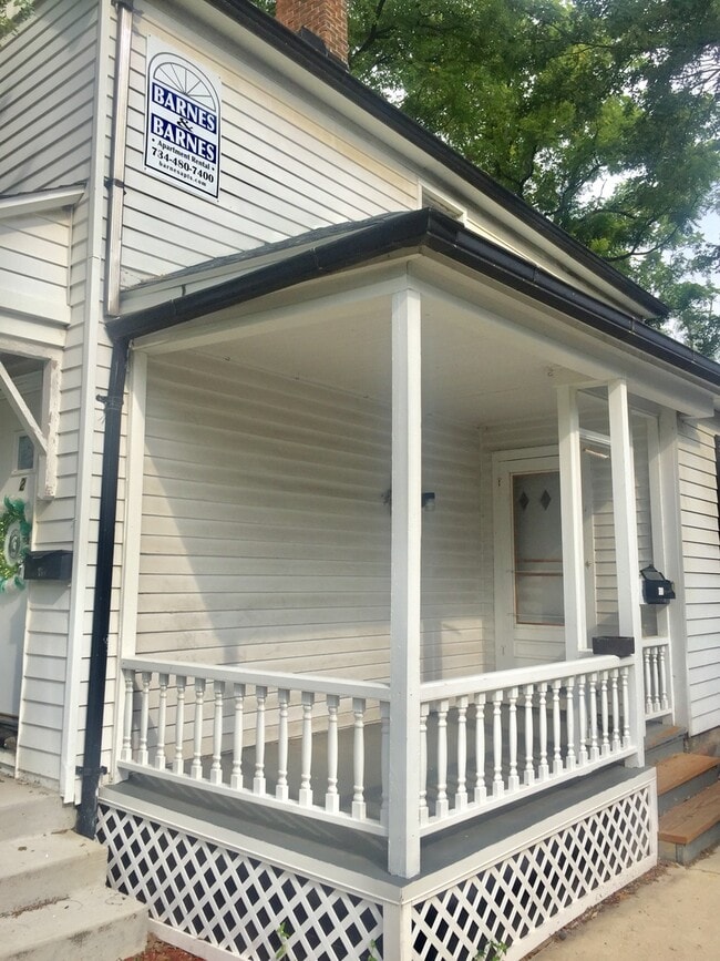 Building Photo - 920