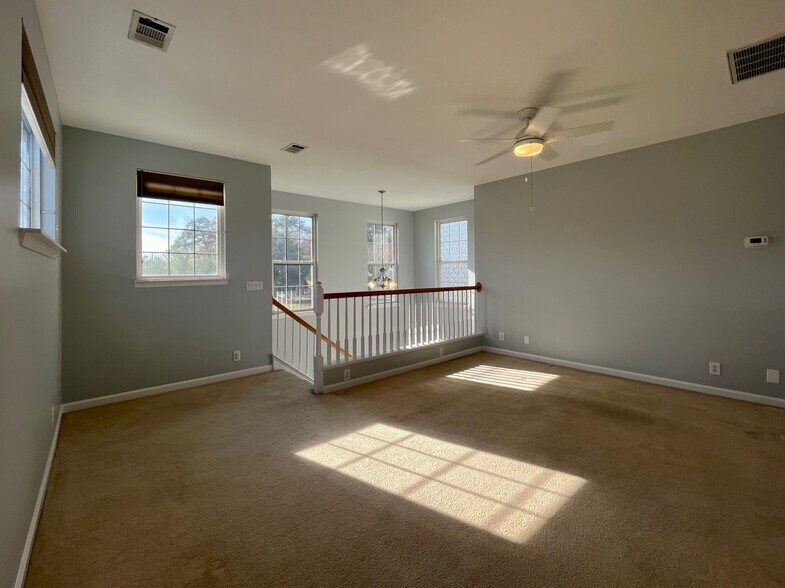 Building Photo - 4430 Lady Banks Ln