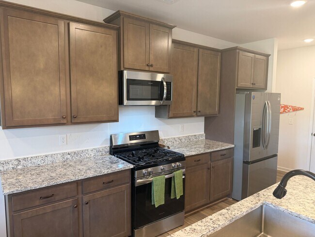 Building Photo - **NEW PRICE**Ooltewah-Harbour Chase Community