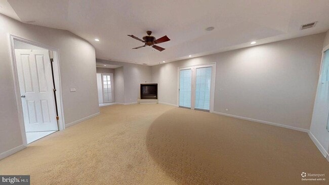 Building Photo - 5803 Hall St