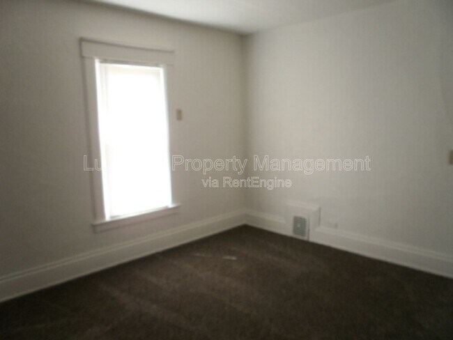 Building Photo - 511 Clinton Ave