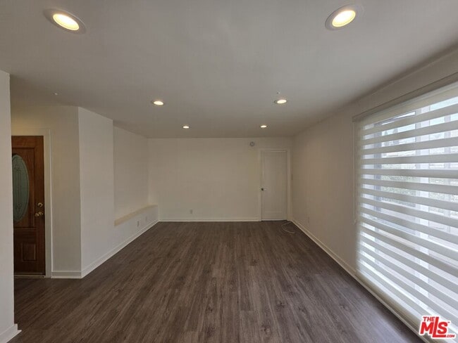 Building Photo - 1635 S Beverly Glen Blvd