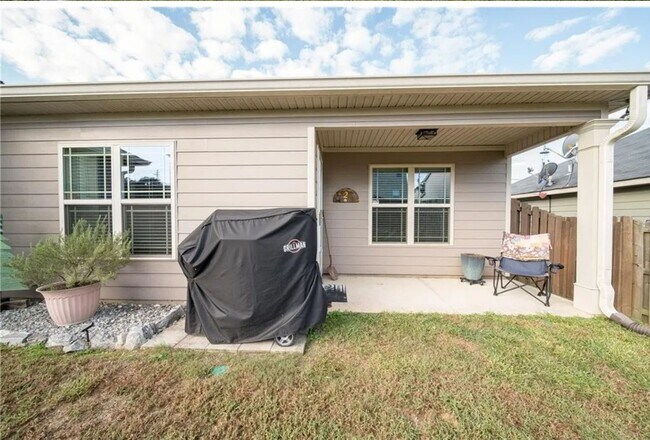 Building Photo - $100 Military Discount! Close to Park, Lik...