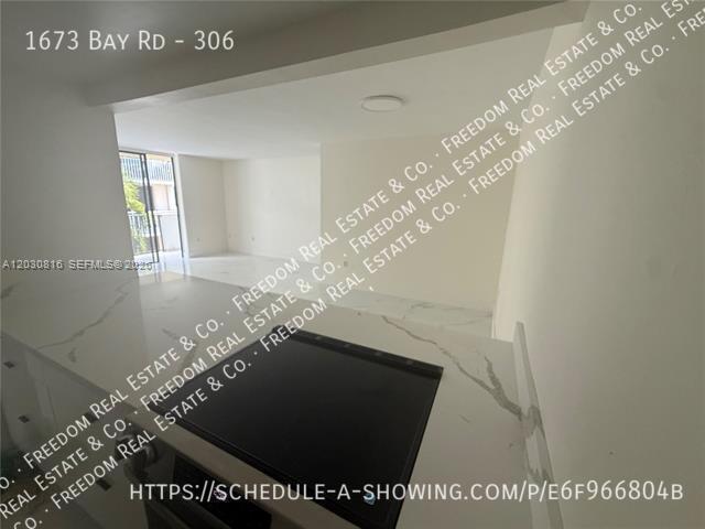 Building Photo - 1673 Bay Rd