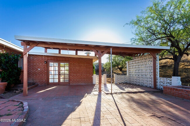 Building Photo - 535 N Cimarron St