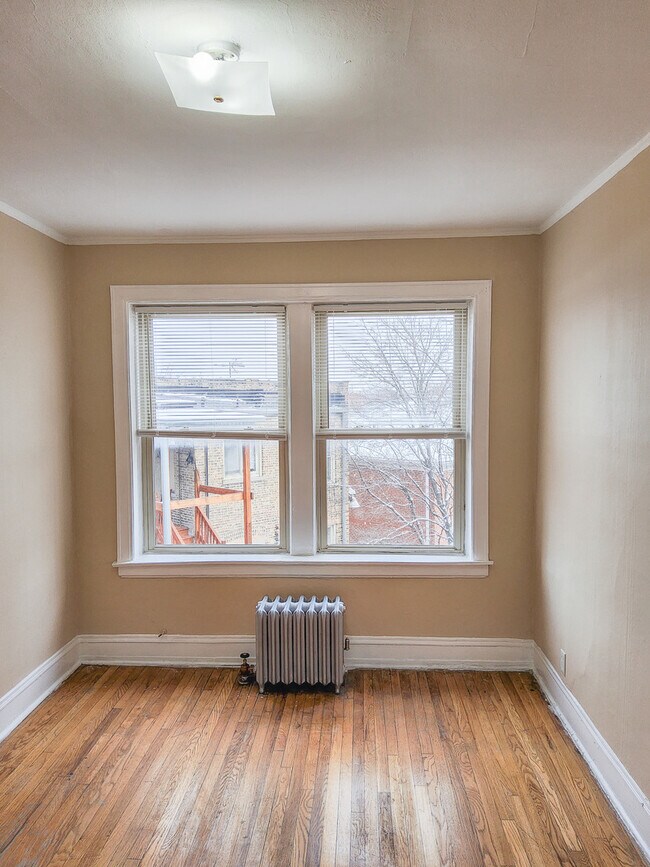 Building Photo - 4745 N Kenneth Ave