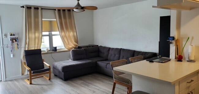 Building Photo - 467 Golden Isles Dr