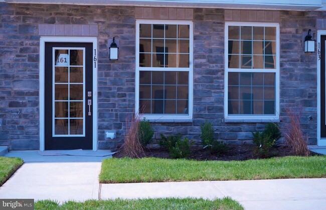 Building Photo - 161 Stoutsburg Blvd