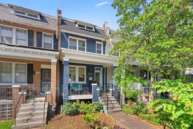 Building Photo - 1275 Oates St NE