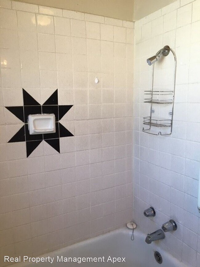 Building Photo - 3 br, 1 bath House - 706 S. Robinson Dr.