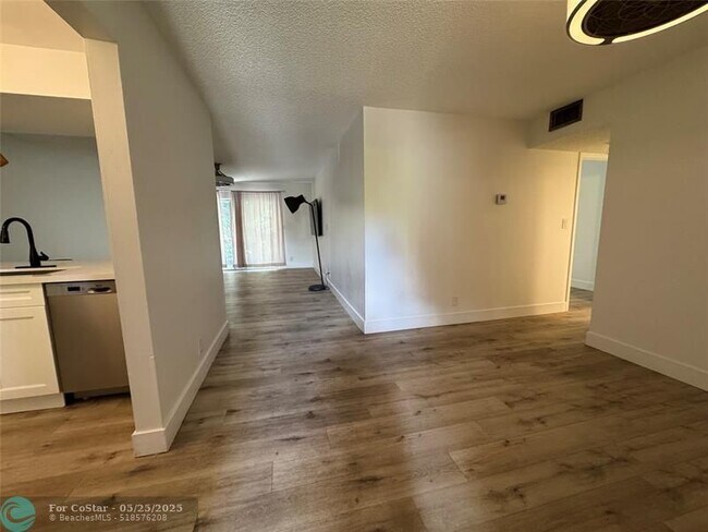 Building Photo - 4100 N 58th Ave