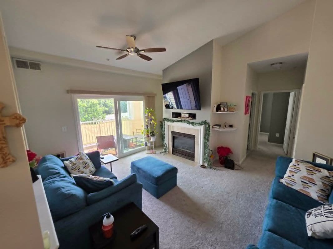 Building Photo - 43300 Marymount Terrace