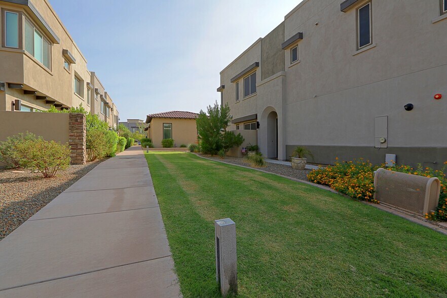 Building Photo - 7350 E Vista Bonita Dr