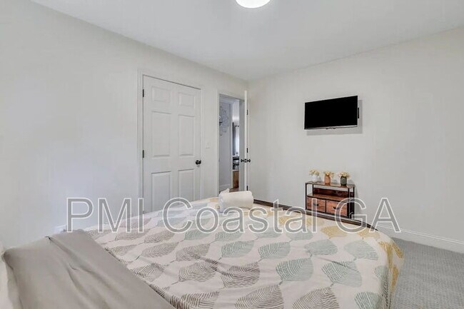 Building Photo - 302 Manden Rd