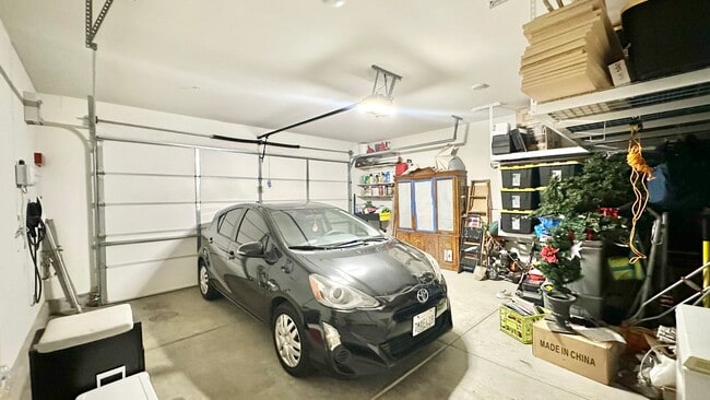 Building Photo - Beautifully Designed, and Upgraded, Newer ...