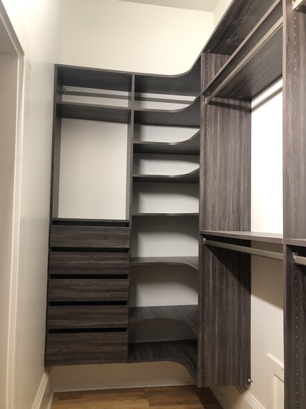 Custom Closets - 329 Jay St