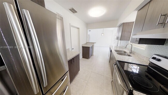 Building Photo - 490 NW 90th St