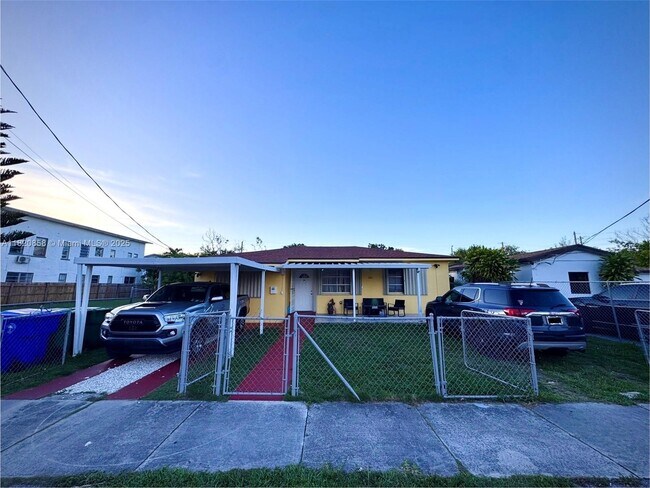 Building Photo - 2331 NW Flagler Terrace