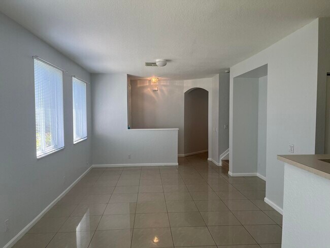 Building Photo - 3231 Laurel Ridge Cir